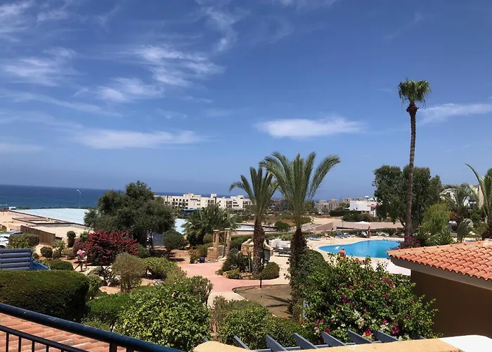 Kings Palace - Stylish 2 Bed Apartment With Sea Views