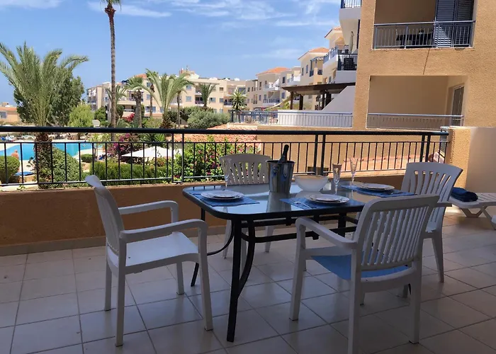 Kings Palace - Stylish 2 Bed Apartment With Sea Views