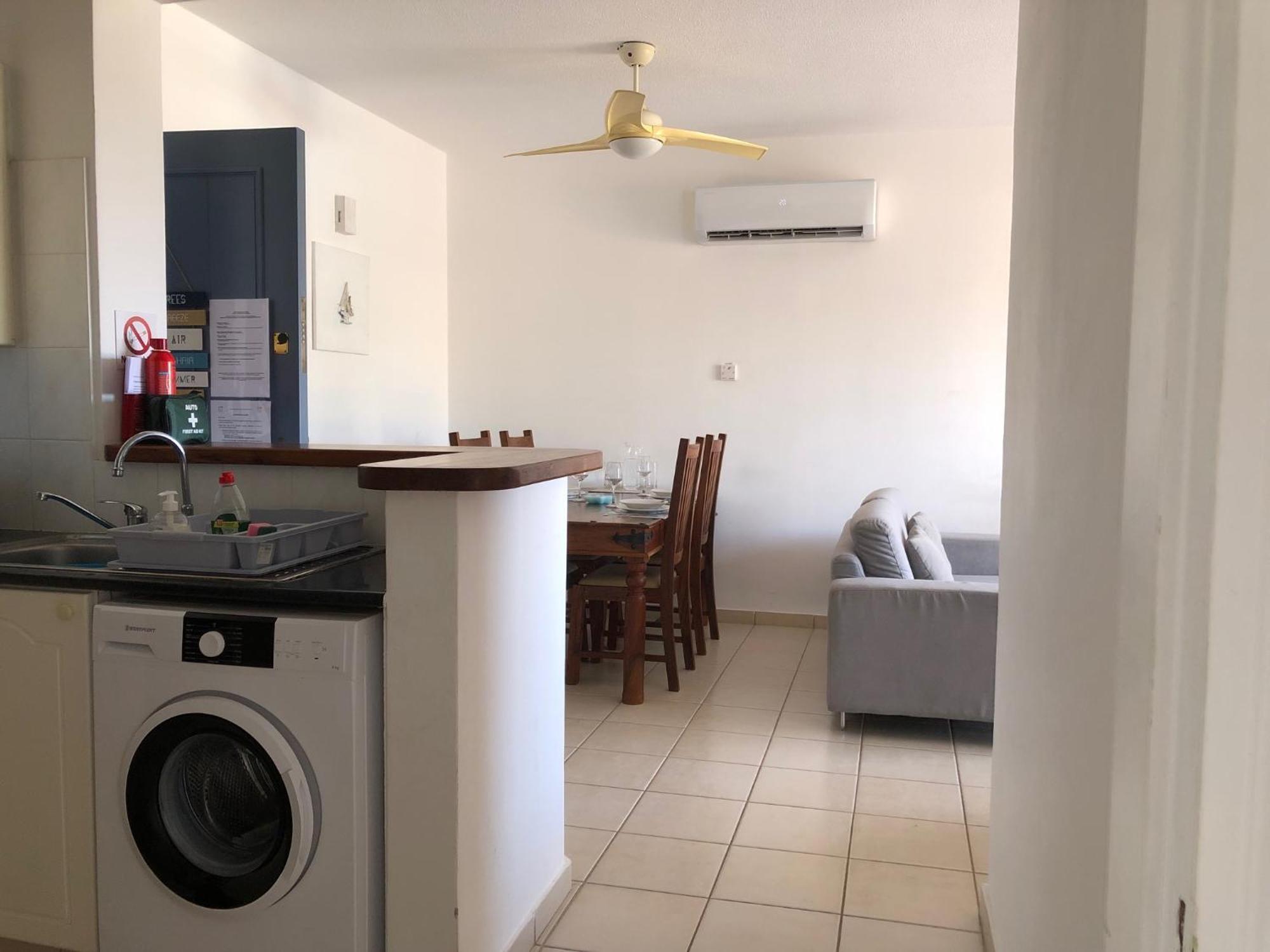 Kings Palace - Stylish 2 Bed With Sea Views Apartament *